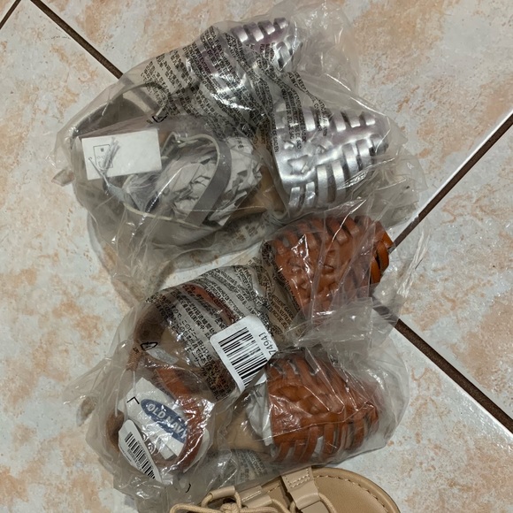 Old navy shoes - Picture 1 of 2